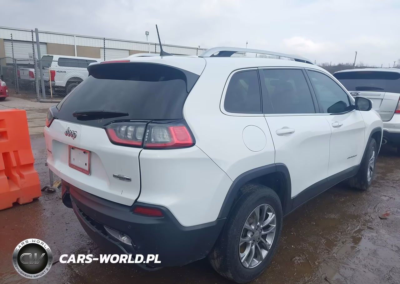 2019 Jeep Cherokee Latitude Plus 4X4 VIN:1C4PJMLBXKD474940 - 4
