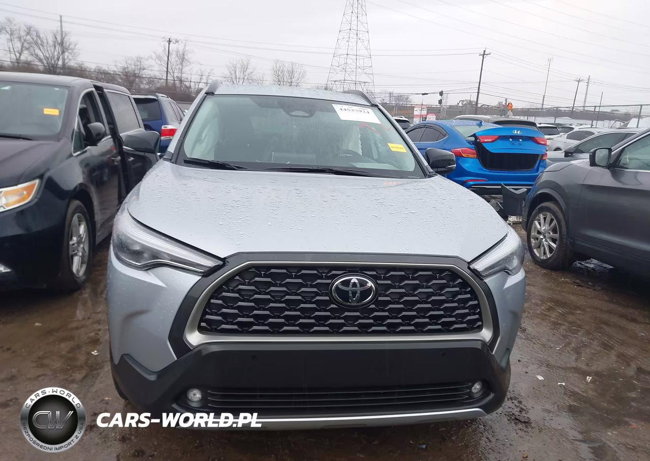 2025 Toyota Corolla Cross Xle VIN:7MUEAAAG6SV147918 - 12