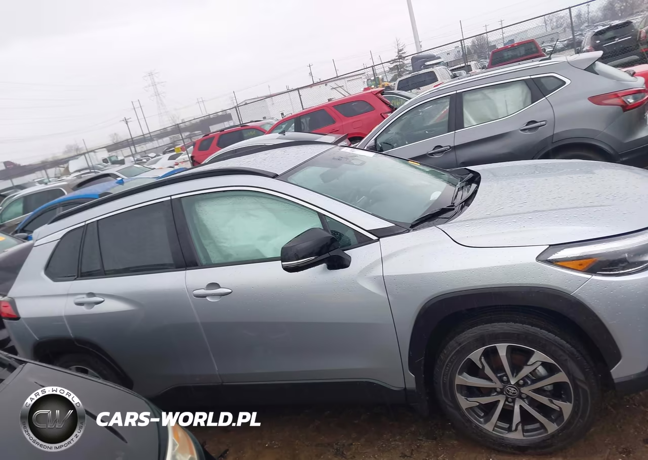 2025 Toyota Corolla Cross Xle VIN:7MUEAAAG6SV147918 - 13