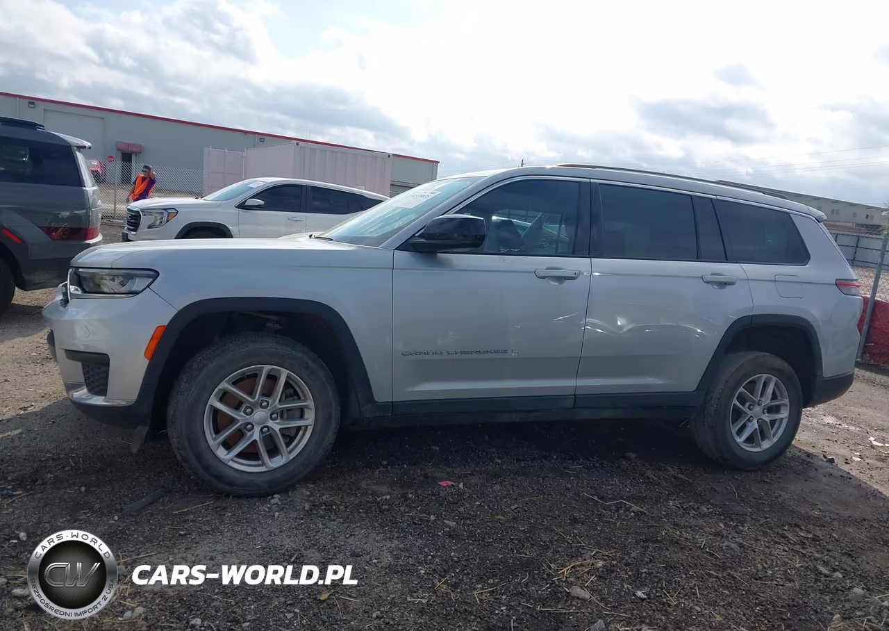 2023 Jeep Grand Cherokee L Laredo 4X2 VIN:1C4RJJAG3P8768816 - 14