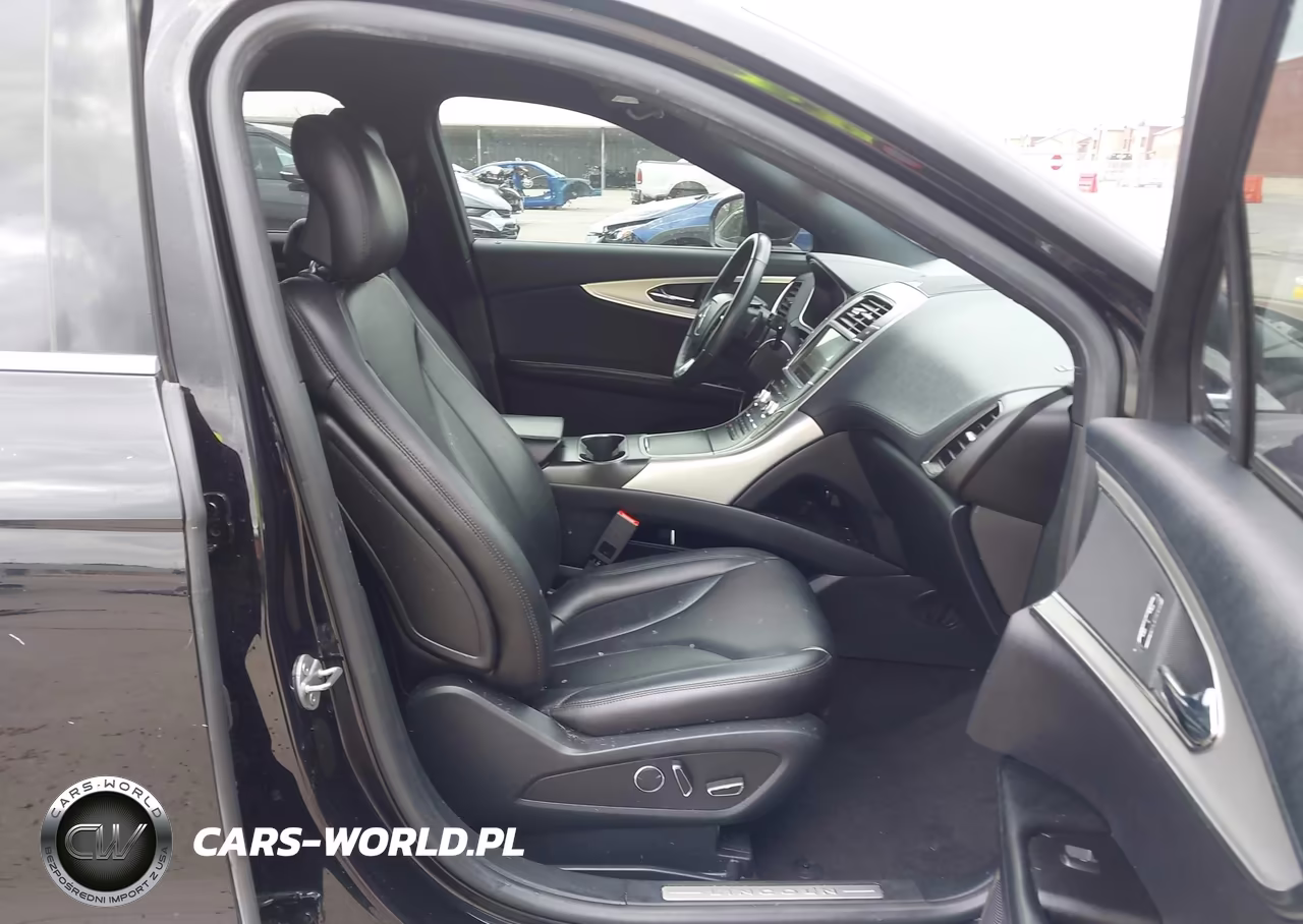 2019 Lincoln Nautilus Standard VIN:2LMPJ6J90KBL42836 - 5