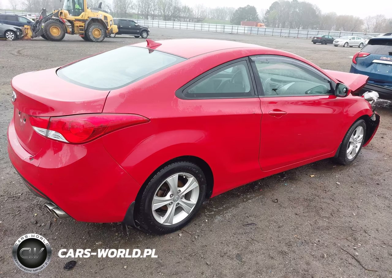 2013 Hyundai Elantra Gs VIN:KMHDH6AE3DU015156 - 4