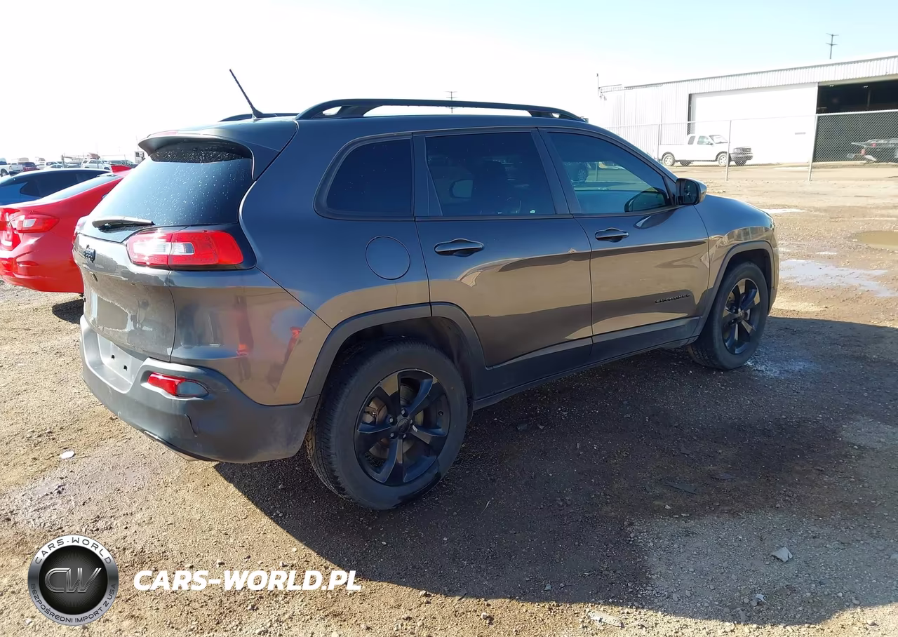 2018 Jeep Cherokee Latitude 4X4 VIN:1C4PJMCX6JD541639 - 4