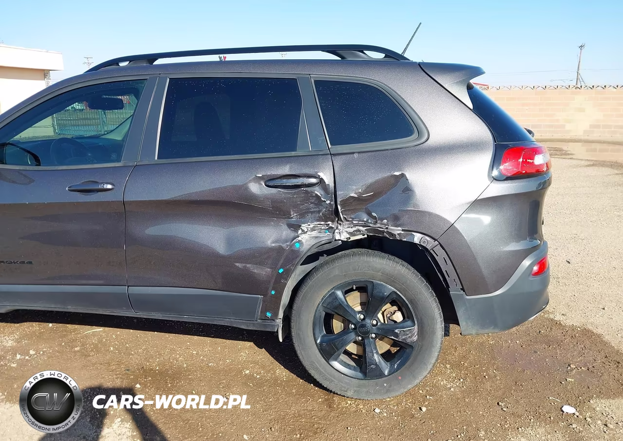 2018 Jeep Cherokee Latitude 4X4 VIN:1C4PJMCX6JD541639 - 6