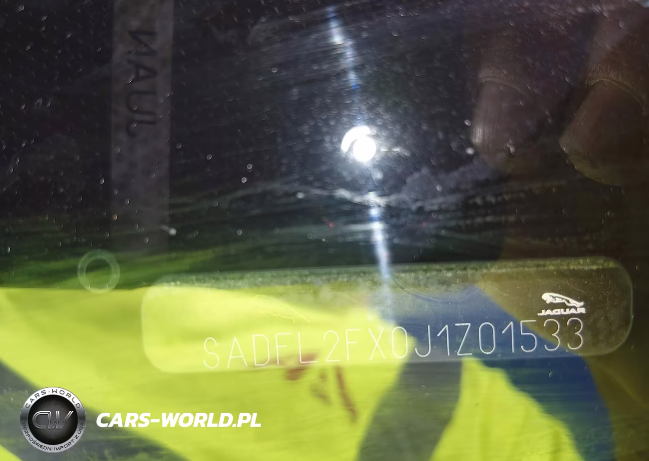 2018 Jaguar E-Pace First Edition VIN:SADFL2FX0J1Z01533 - 17