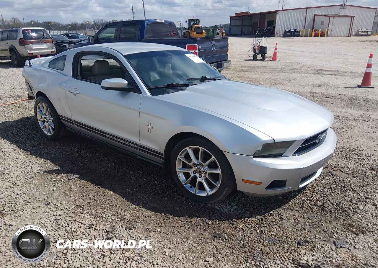 2010 Ford Mustang V6-V6 Premium