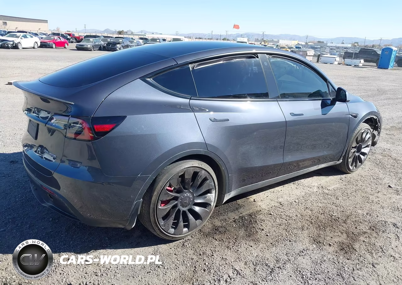 2022 Tesla Model Y Performance Dual Motor All-Wheel Drive VIN:7SAYGDEF1NF535143 - 4