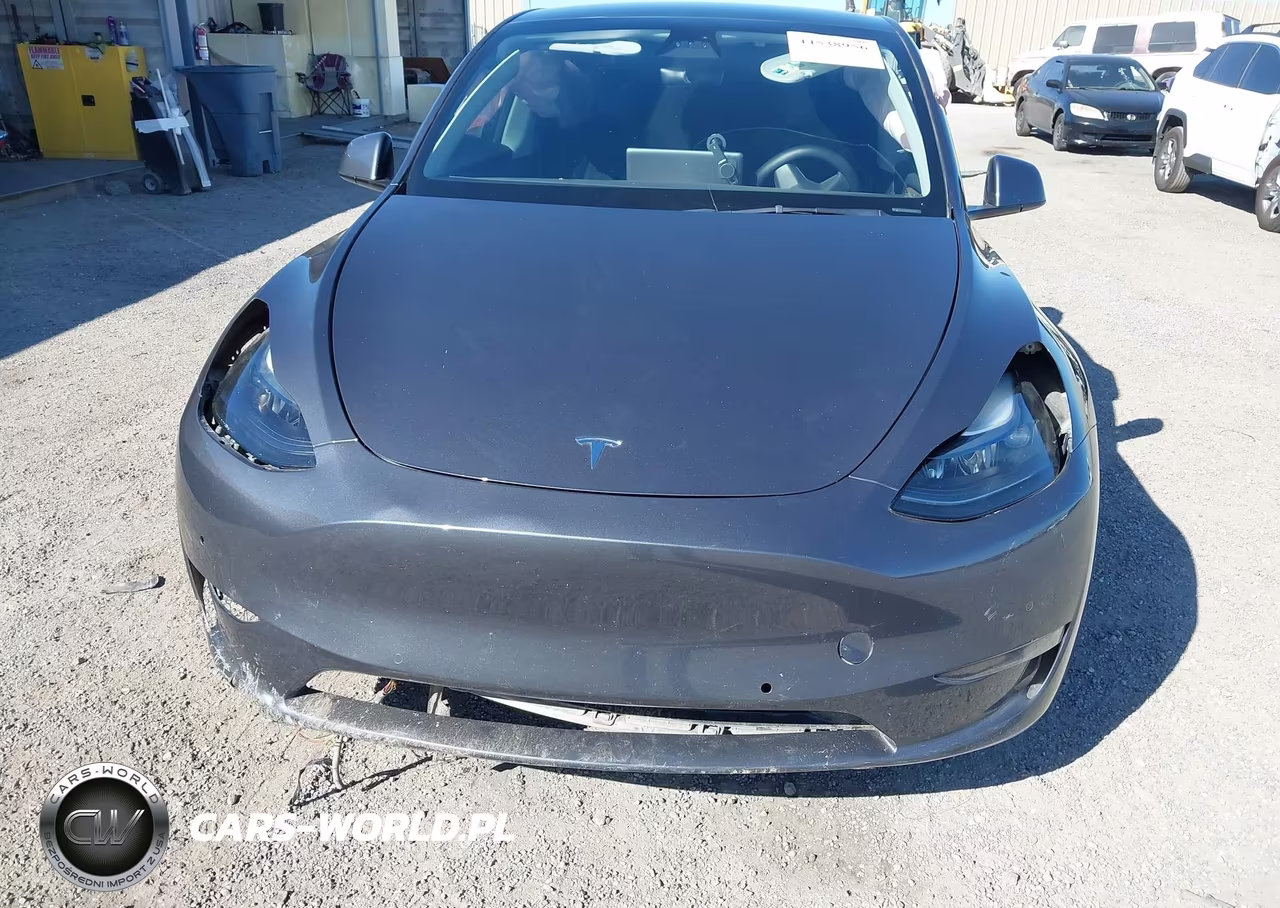 2022 Tesla Model Y Performance Dual Motor All-Wheel Drive VIN:7SAYGDEF1NF535143 - 6