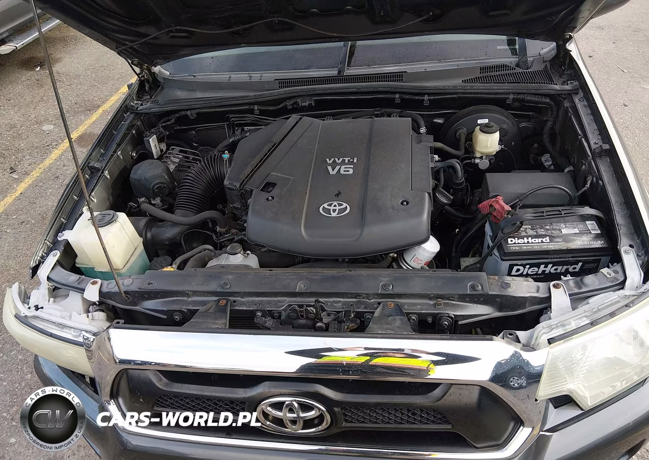 2015 Toyota Tacoma Prerunner V6 VIN:3TMJU4GN9FM179971 - 10