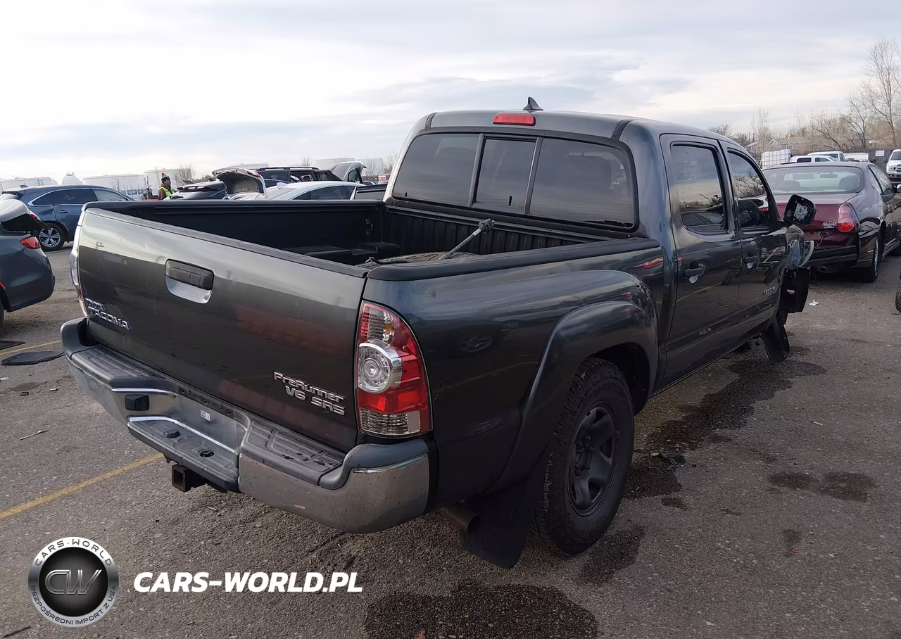 2015 Toyota Tacoma Prerunner V6 VIN:3TMJU4GN9FM179971 - 4