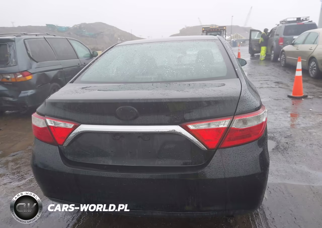 2015 Toyota Camry Hybrid Le VIN:4T1BD1FK5FU172310 - 16