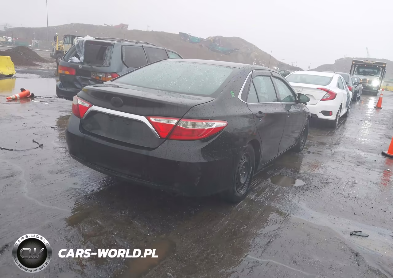 2015 Toyota Camry Hybrid Le VIN:4T1BD1FK5FU172310 - 4