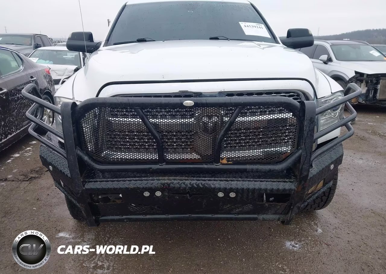 2016 Ram 2500 Laramie VIN:3C6UR5FL8GG375606 - 12