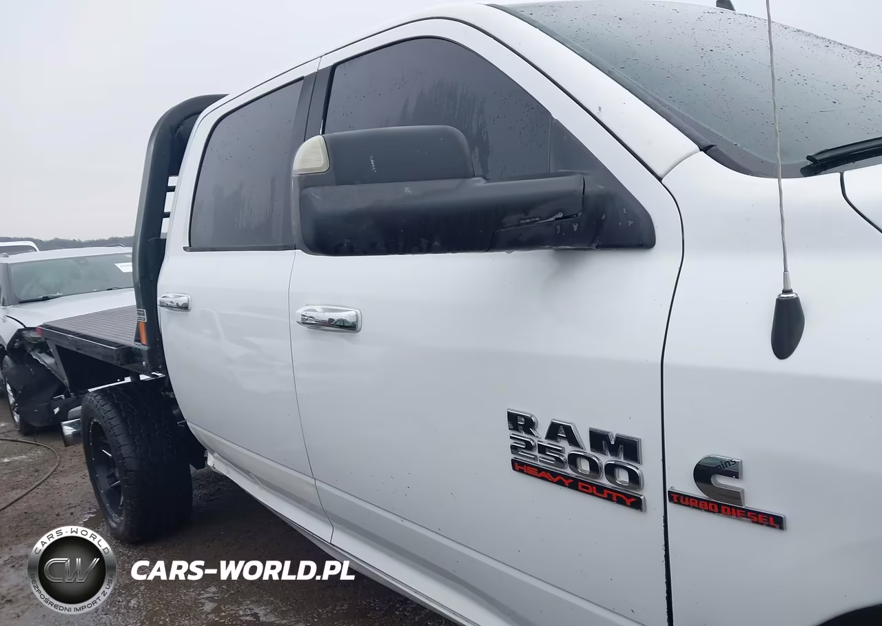 2016 Ram 2500 Laramie VIN:3C6UR5FL8GG375606 - 13