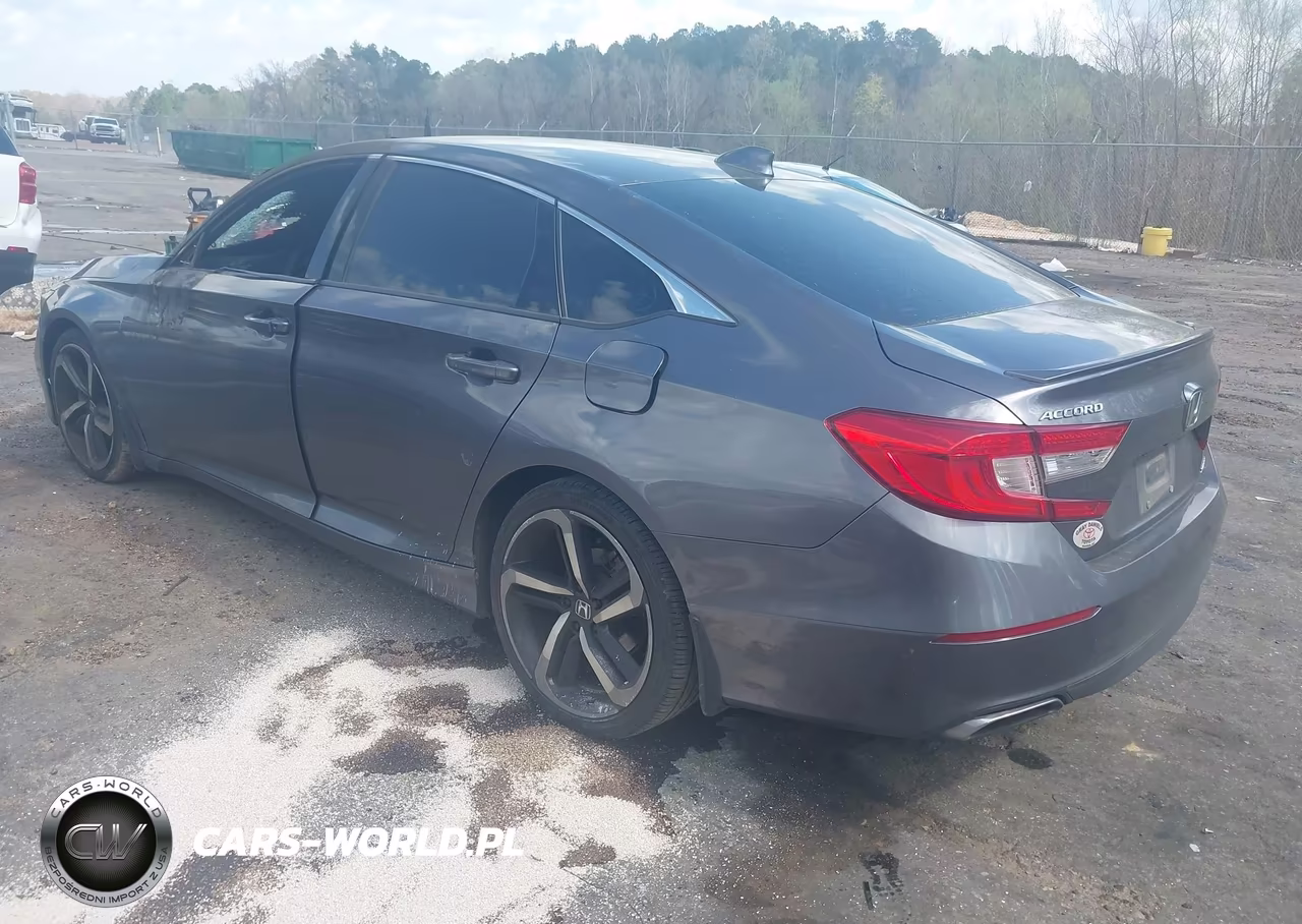 2018 Honda Accord Sport VIN:1HGCV1F3XJA172474 - 3