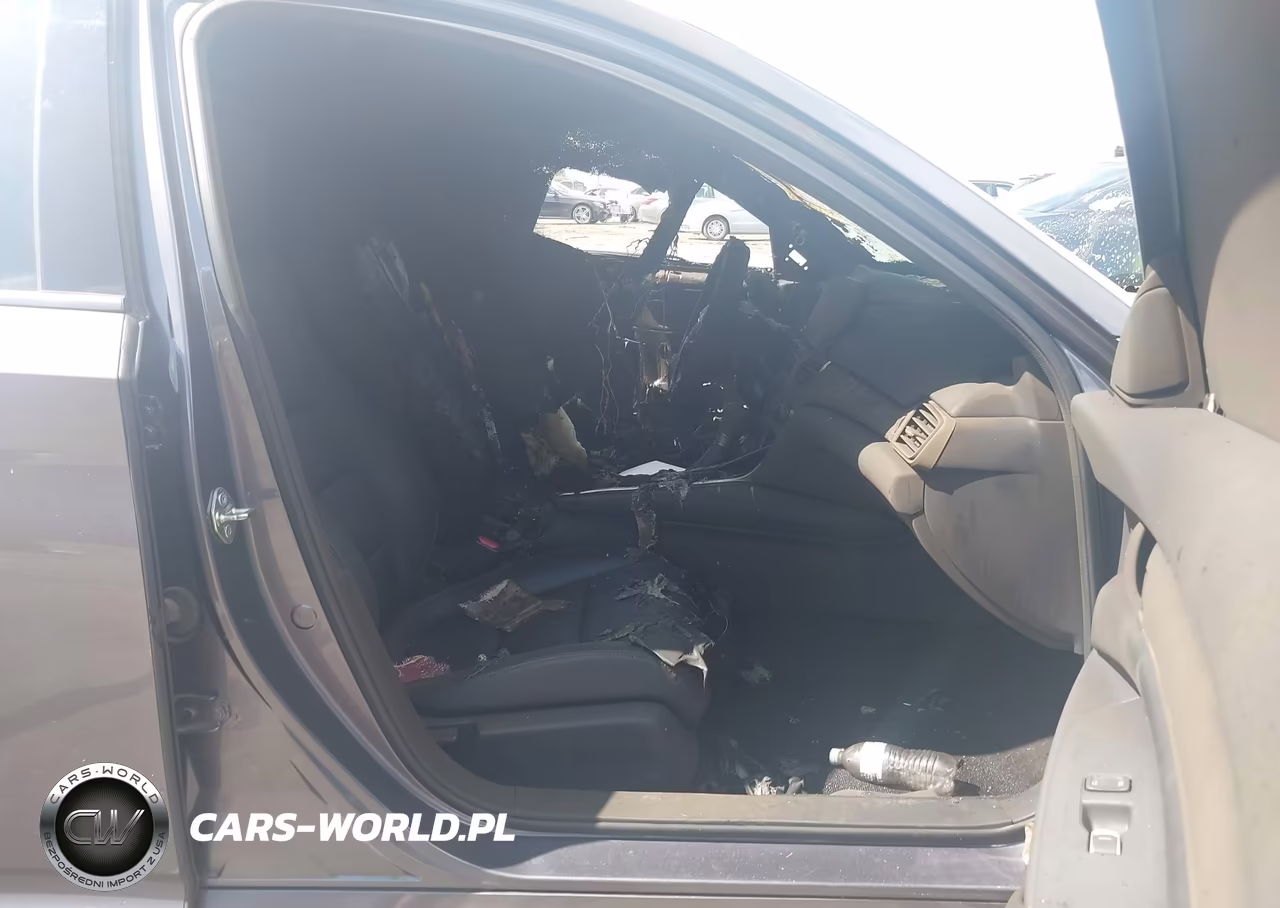2018 Honda Accord Sport VIN:1HGCV1F3XJA172474 - 5
