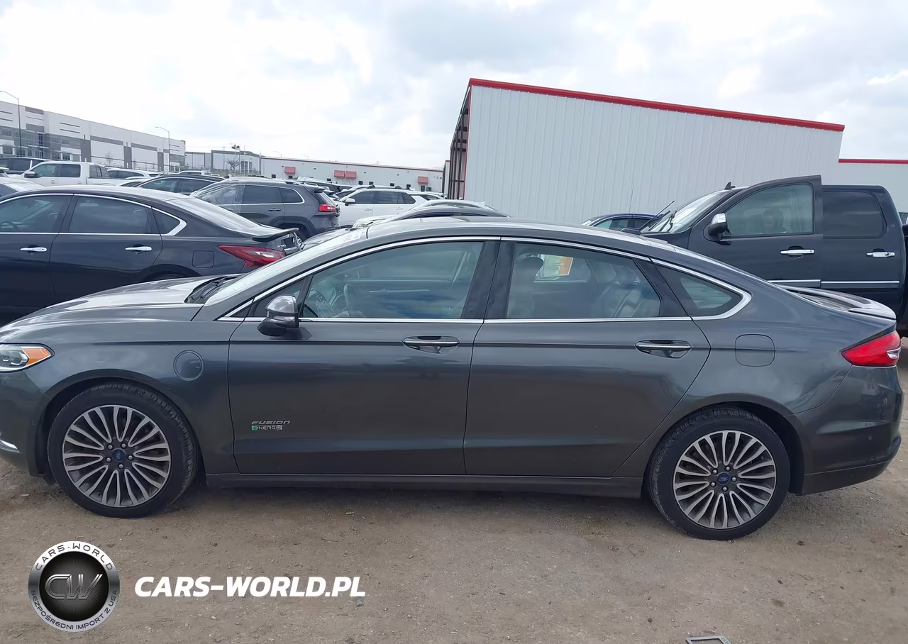 2017 Ford Fusion Energi Titanium VIN:3FA6P0SU9HR379605 - 14