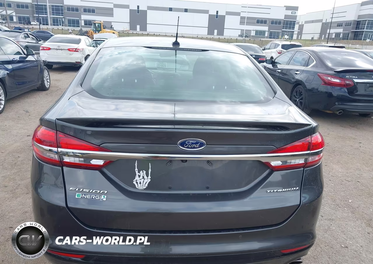 2017 Ford Fusion Energi Titanium VIN:3FA6P0SU9HR379605 - 16