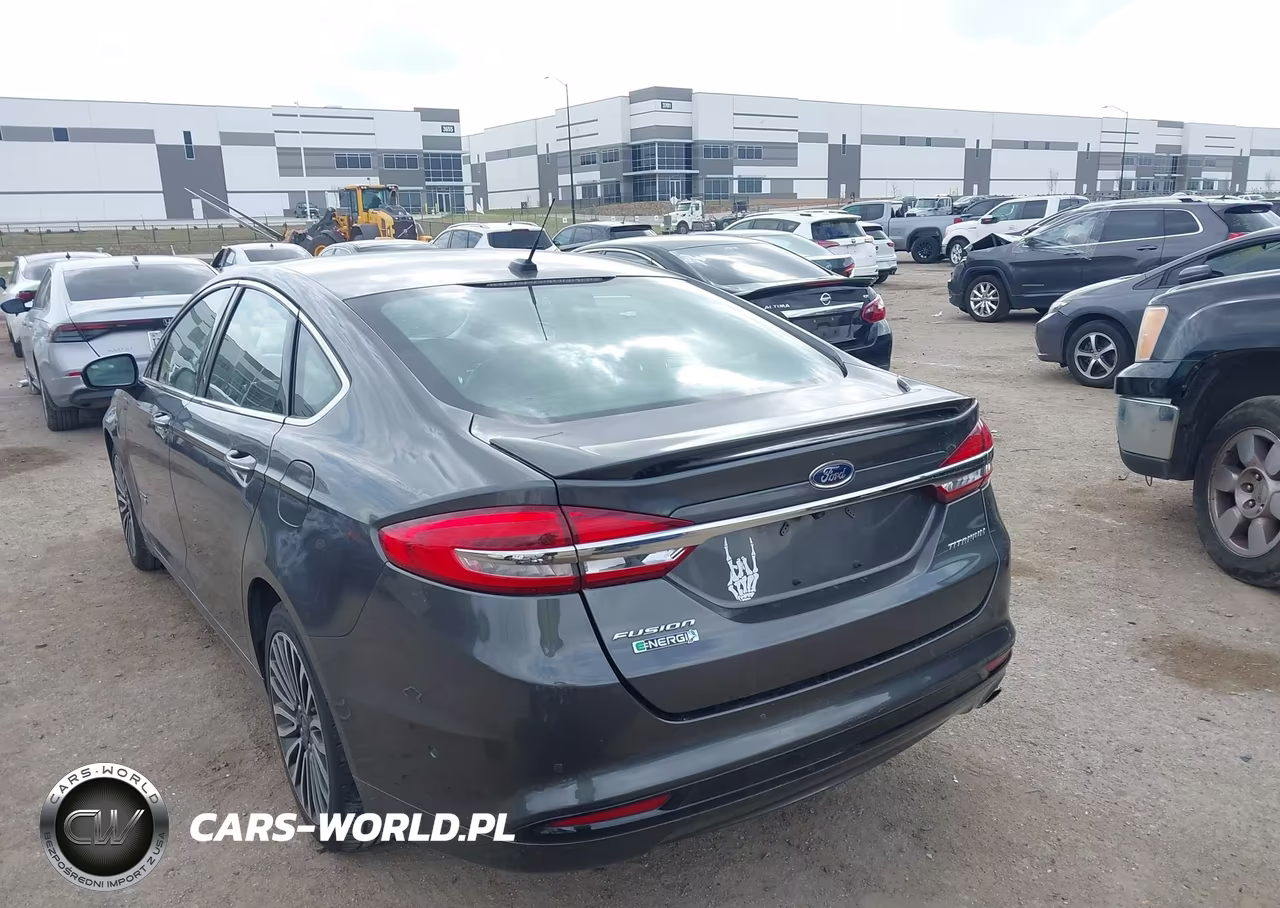 2017 Ford Fusion Energi Titanium VIN:3FA6P0SU9HR379605 - 3