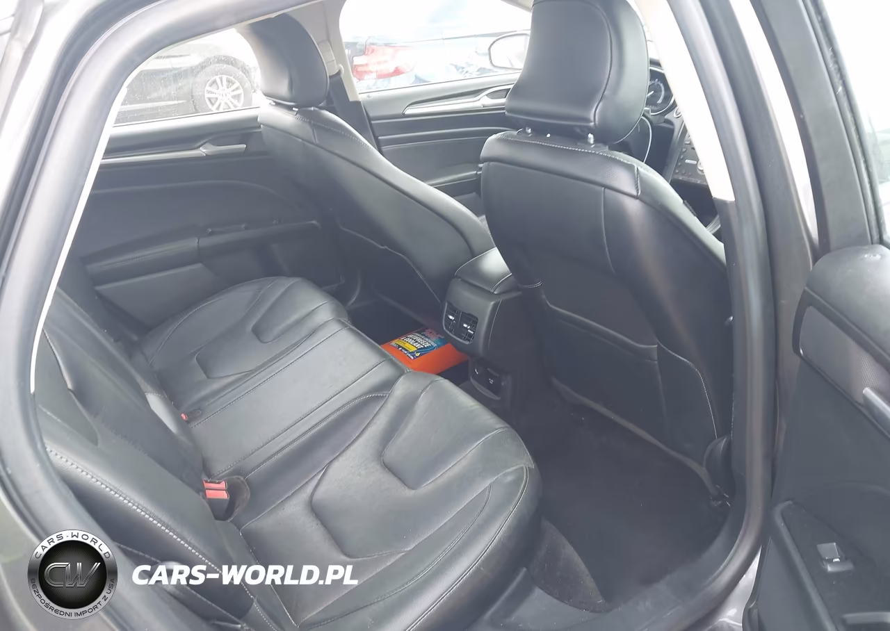 2017 Ford Fusion Energi Titanium VIN:3FA6P0SU9HR379605 - 8