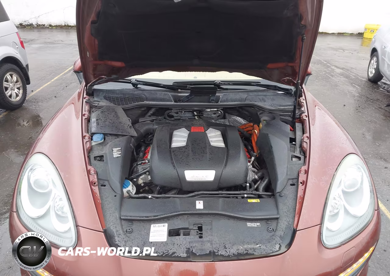 2011 Porsche Cayenne Hybrid S VIN:WP1AE2A29BLA92775 - 10