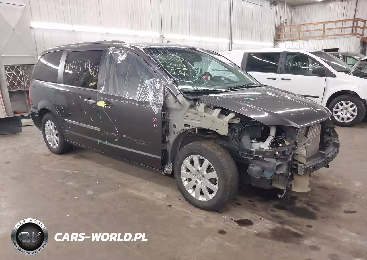 2016 Chrysler Town & Country Touring