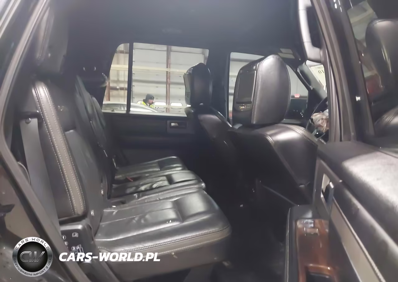 2016 Ford Expedition Platinum VIN:1FMJU1MT7GEF39386 - 8