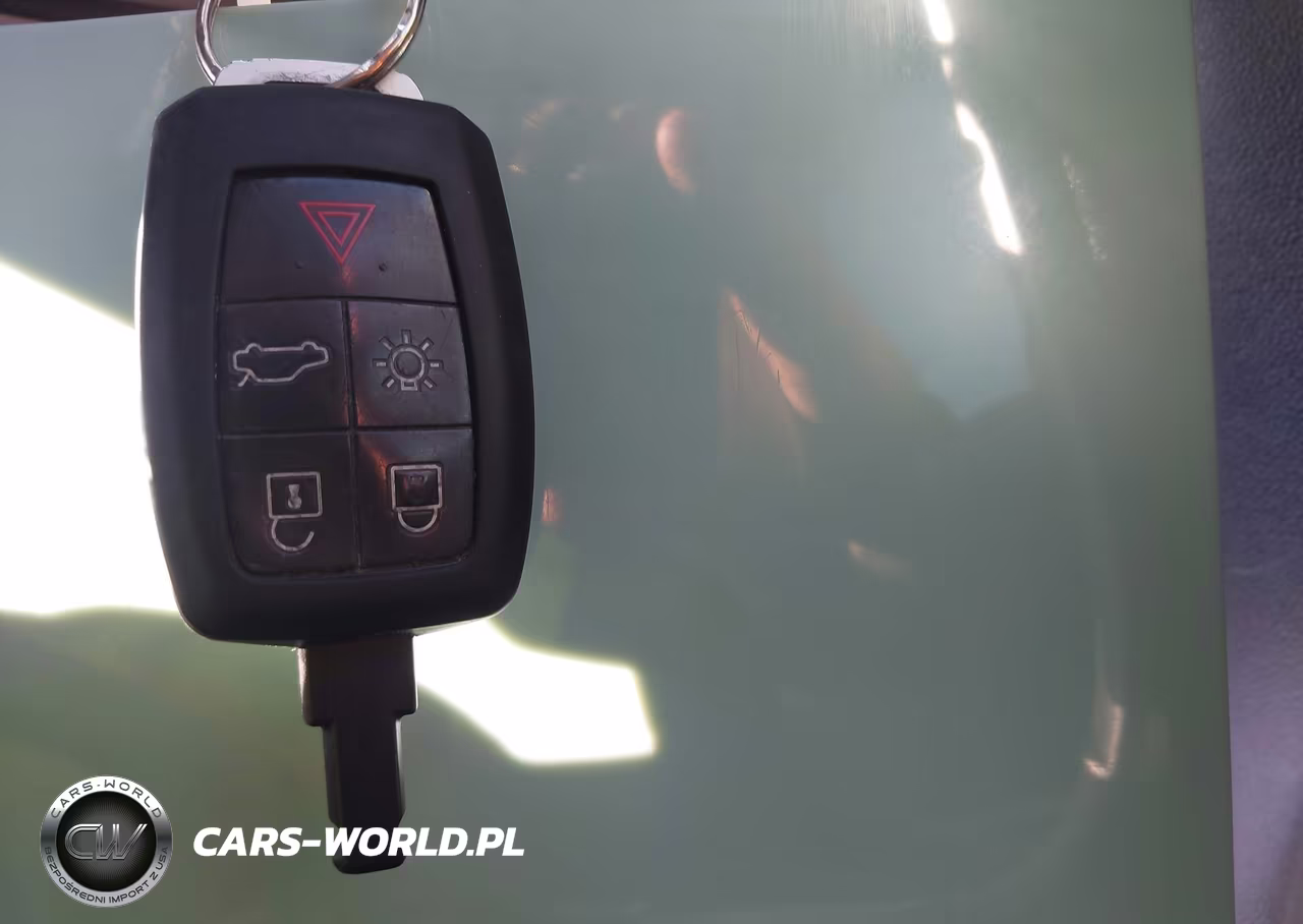 2013 Volvo C30 T5 VIN:YV1672MK6D2306640 - 11