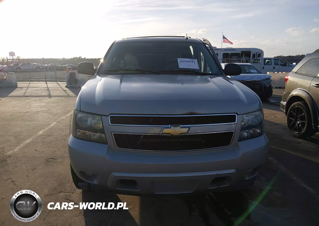 2007 Chevrolet Tahoe Ls VIN:1GNFC13CX7J381980 - 12