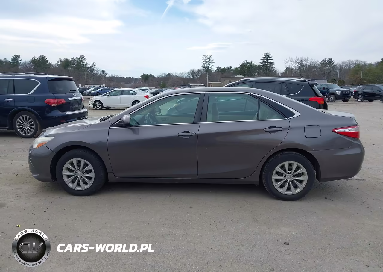 2015 Toyota Camry Le VIN:4T1BF1FK2FU053608 - 14