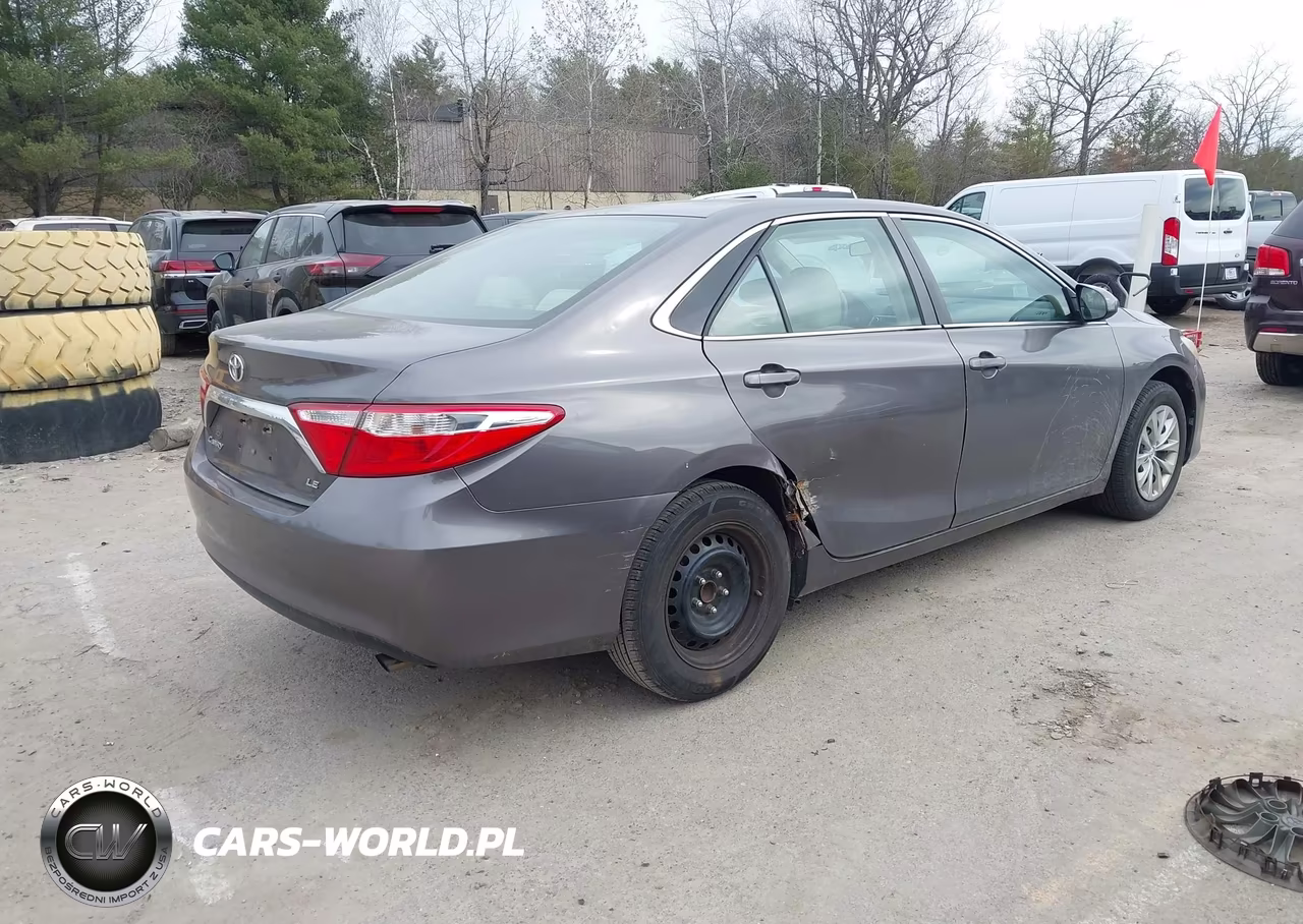 2015 Toyota Camry Le VIN:4T1BF1FK2FU053608 - 4