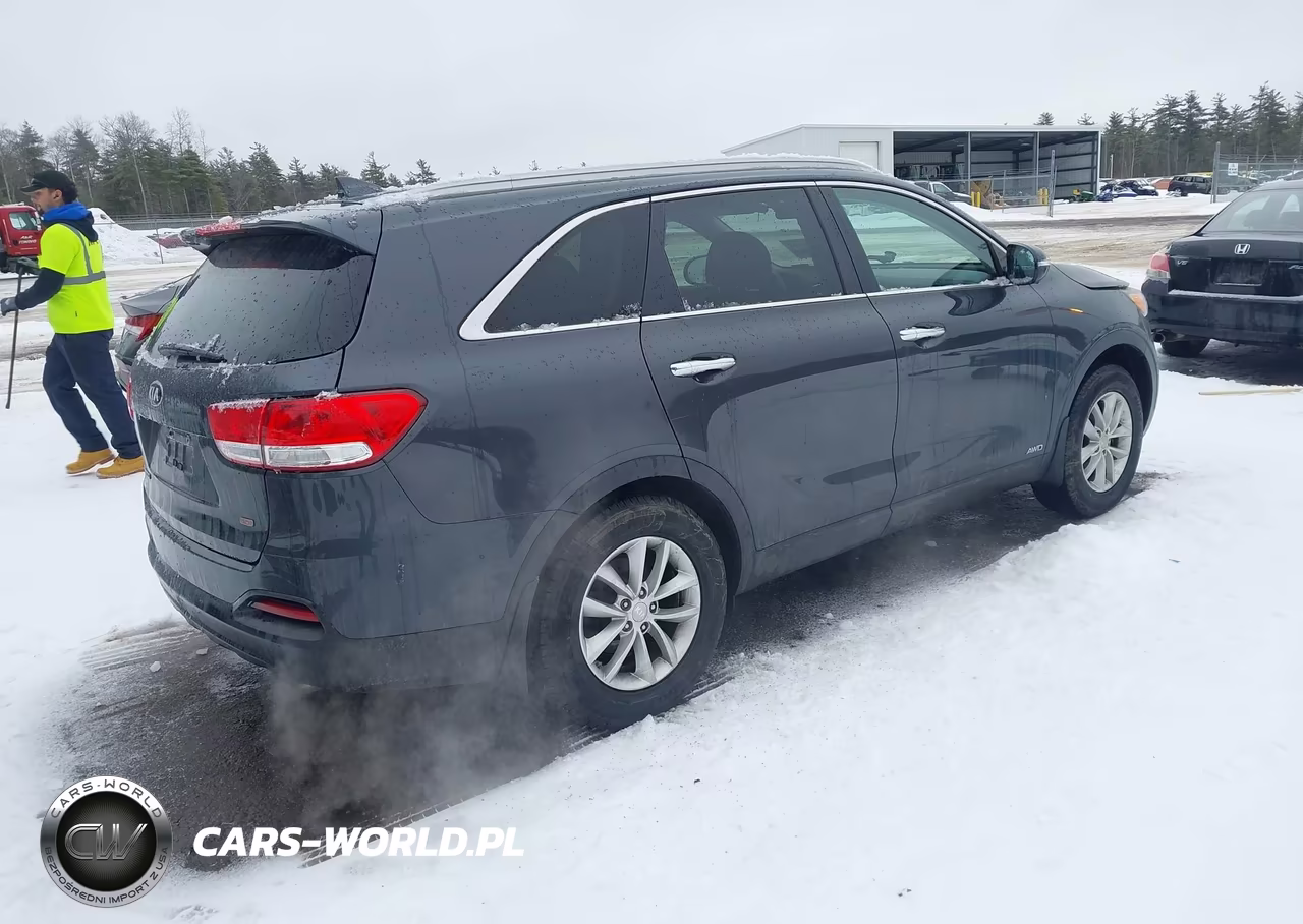 2018 Kia Sorento 2.4L Lx VIN:5XYPGDA3XJG348636 - 4