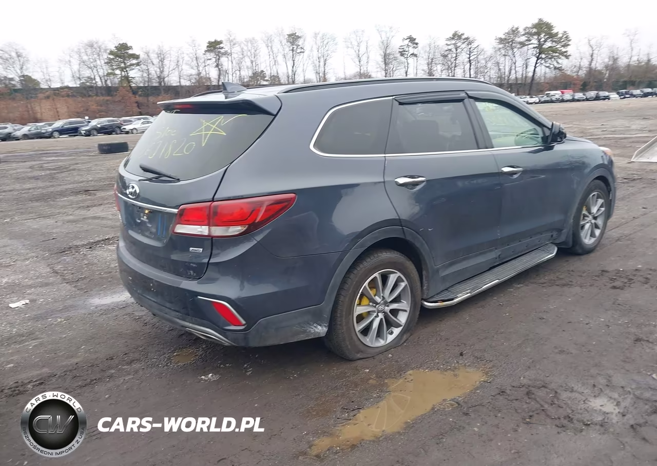 2017 Hyundai Santa Fe Se VIN:KM8SMDHF6HU232258 - 4