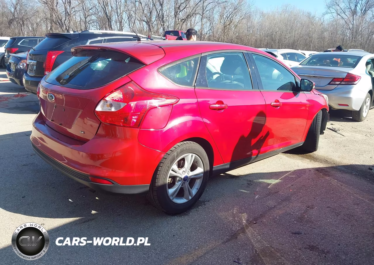 2012 Ford Focus Se VIN:1FAHP3K27CL318995 - 4