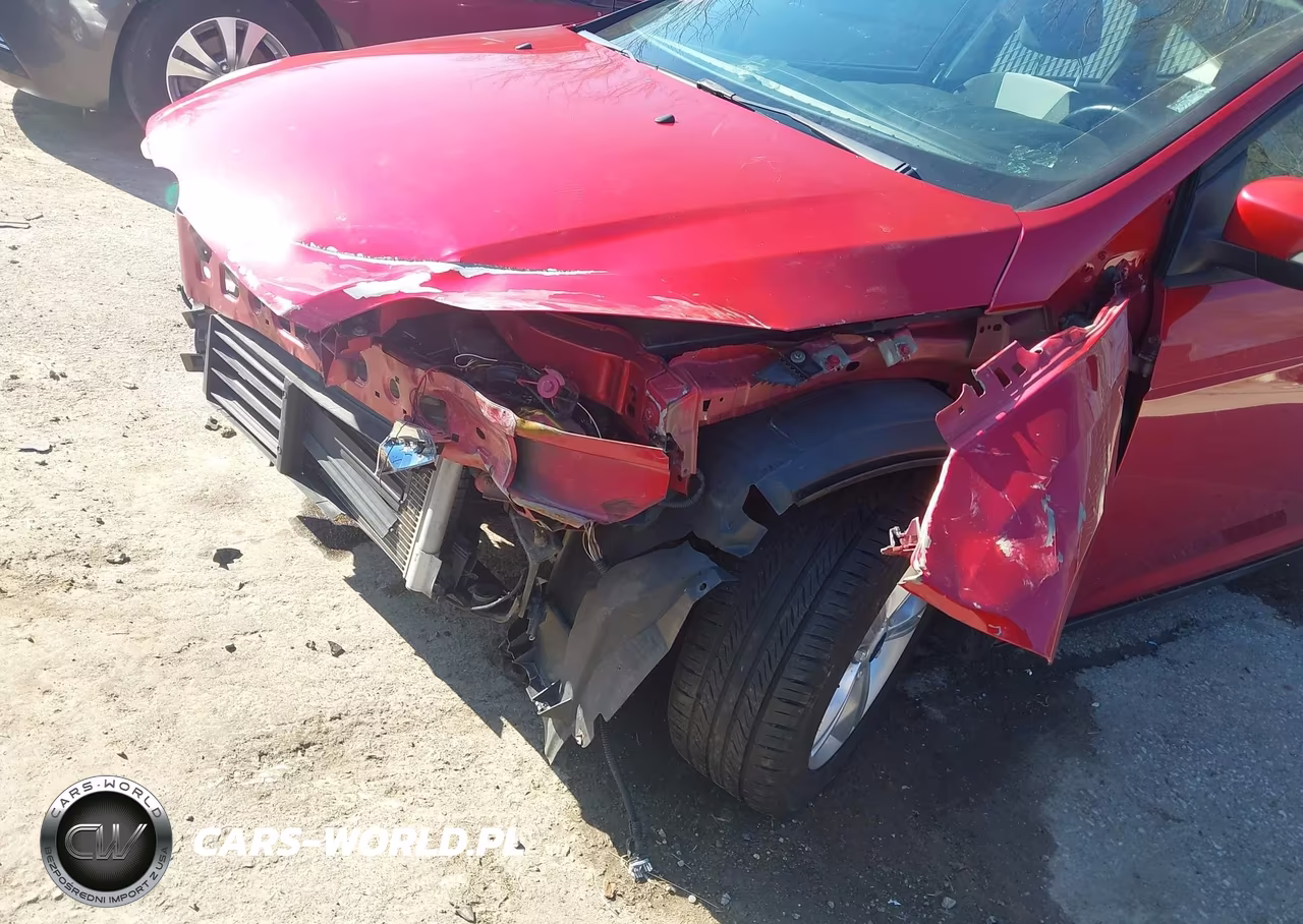 2012 Ford Focus Se VIN:1FAHP3K27CL318995 - 6