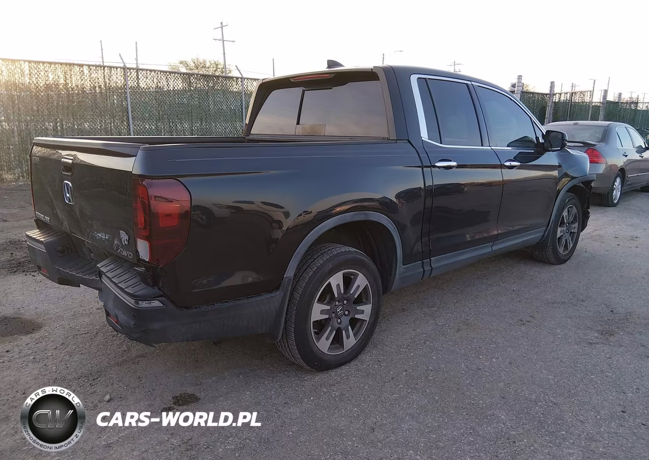 2017 Honda Ridgeline Rtl-E VIN:5FPYK3F78HB015885 - 4