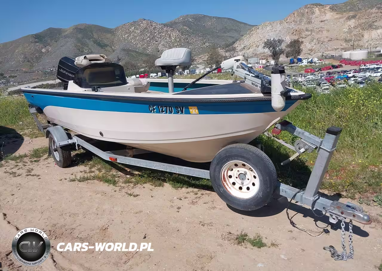 1996 Crestliner 1650 Fish Hawk