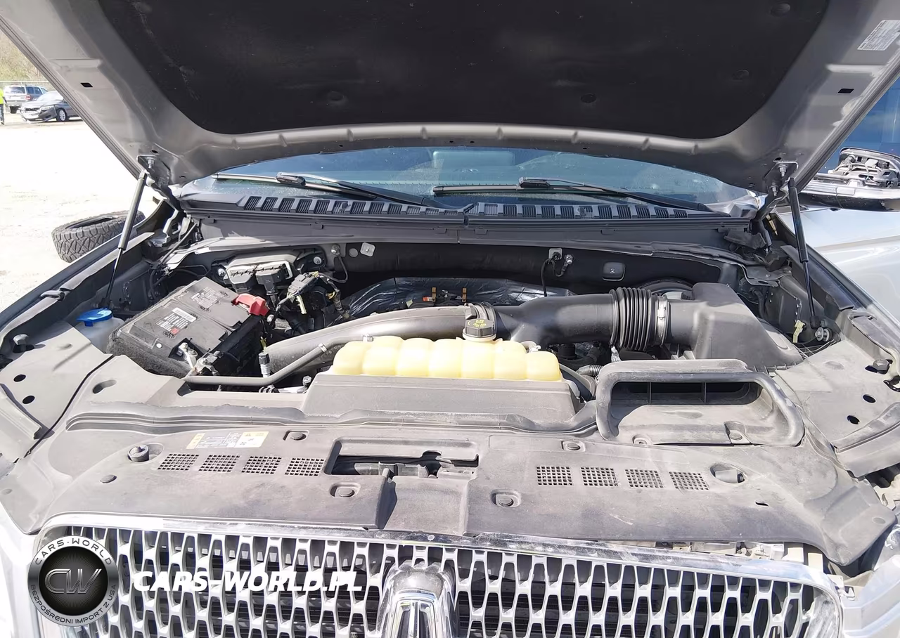 2021 Lincoln Navigator Reserve VIN:5LMJJ2KT3MEL03523 - 10