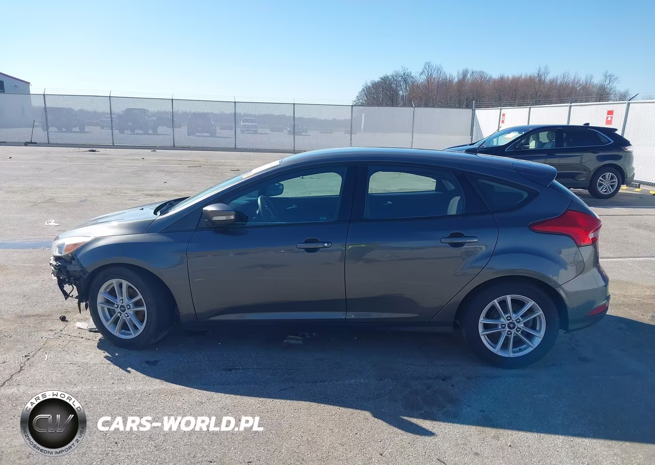 2017 Ford Focus Se VIN:1FADP3K23HL258817 - 15
