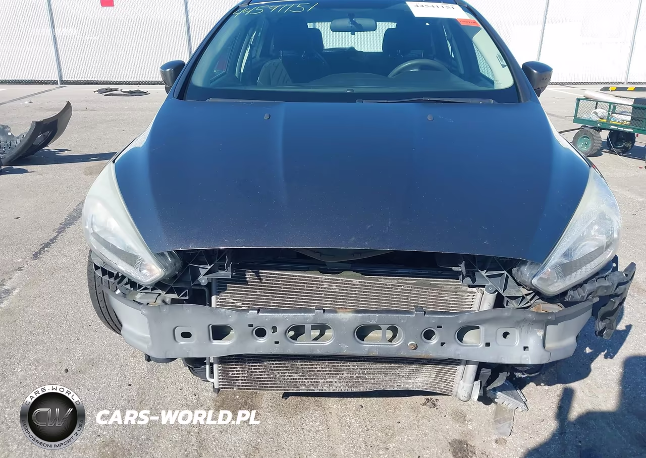 2017 Ford Focus Se VIN:1FADP3K23HL258817 - 6