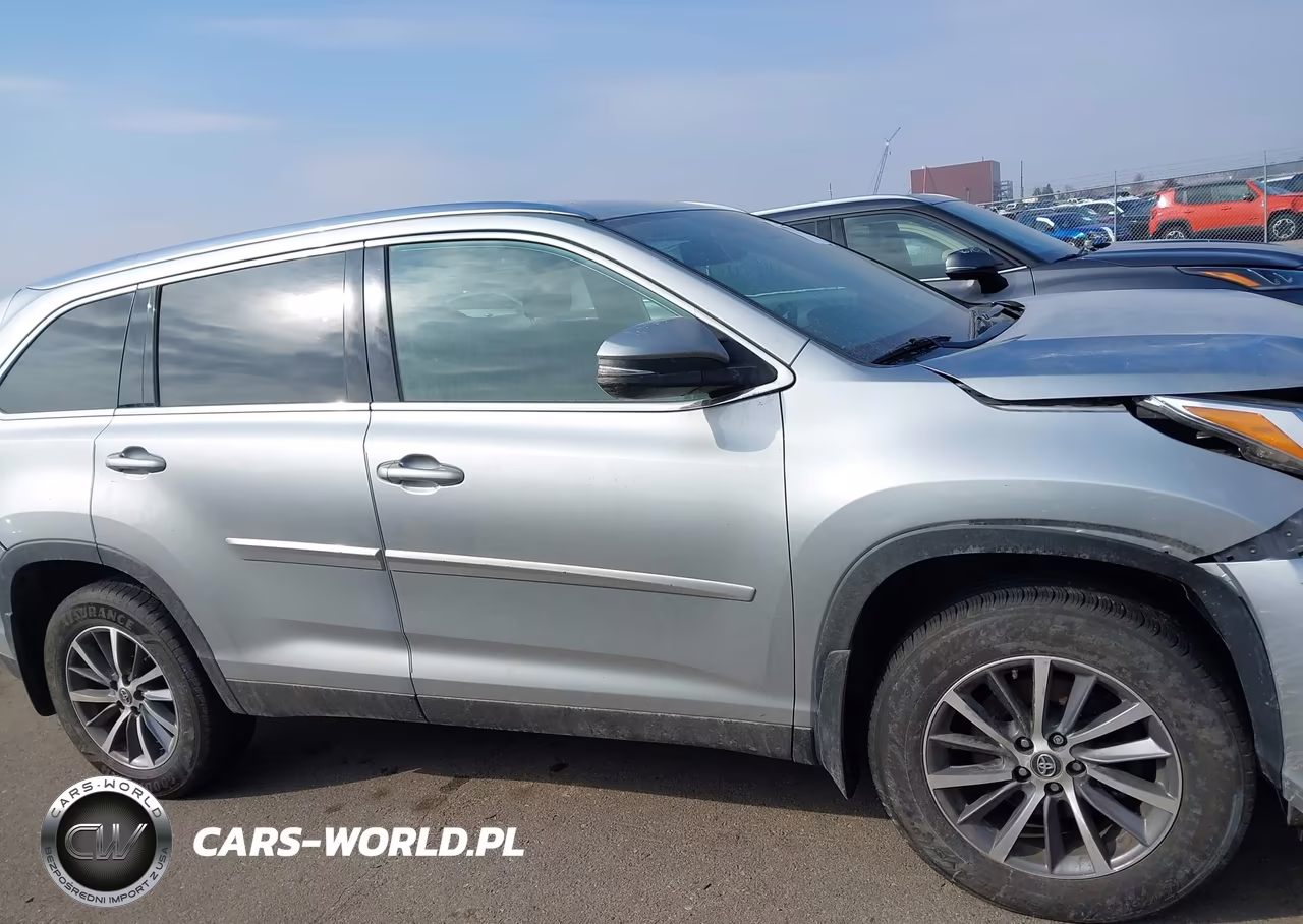 2019 Toyota Highlander Xle VIN:5TDJZRFH5KS930987 - 13