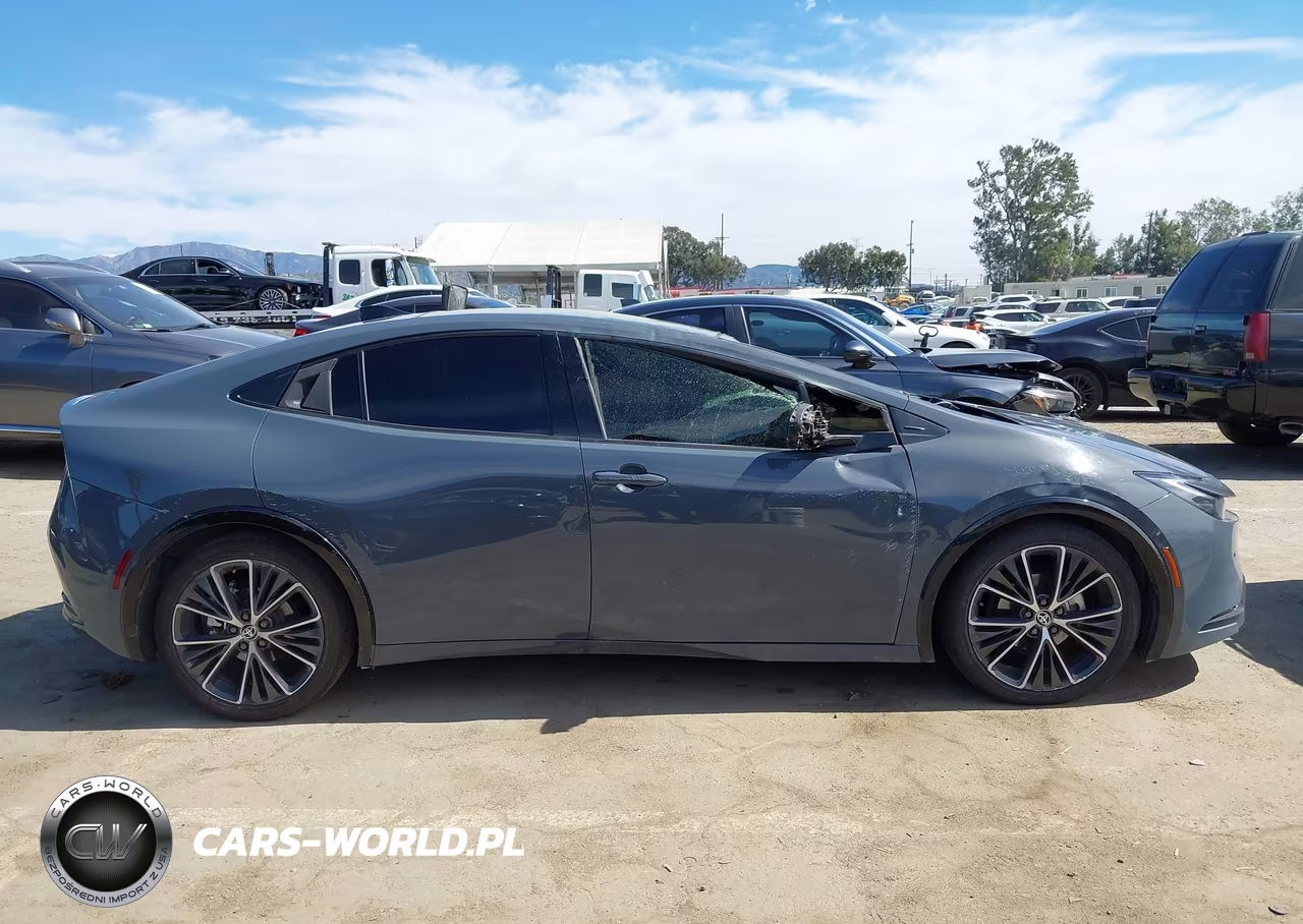 2024 Toyota Prius Xle VIN:JTDACAAU6R3020283 - 13