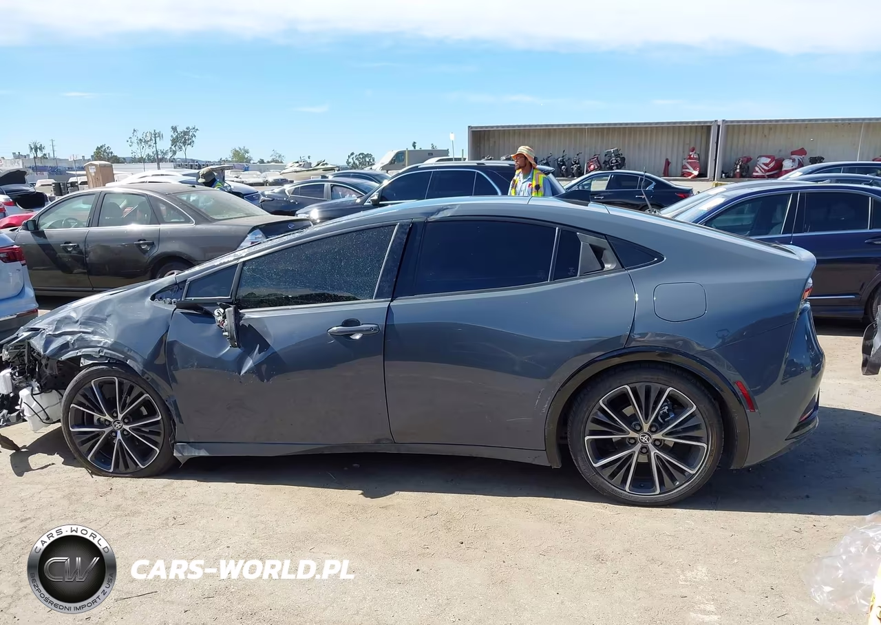 2024 Toyota Prius Xle VIN:JTDACAAU6R3020283 - 14