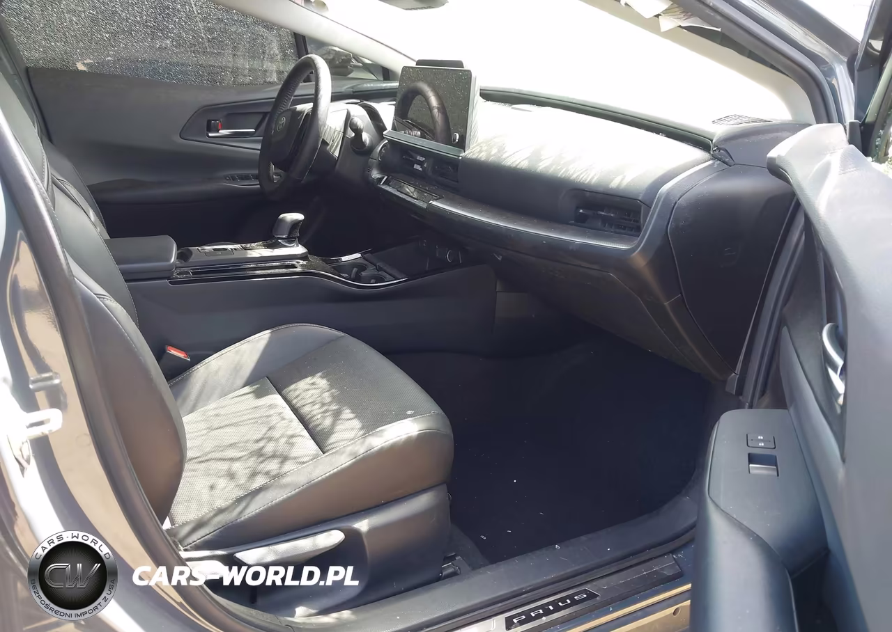 2024 Toyota Prius Xle VIN:JTDACAAU6R3020283 - 5