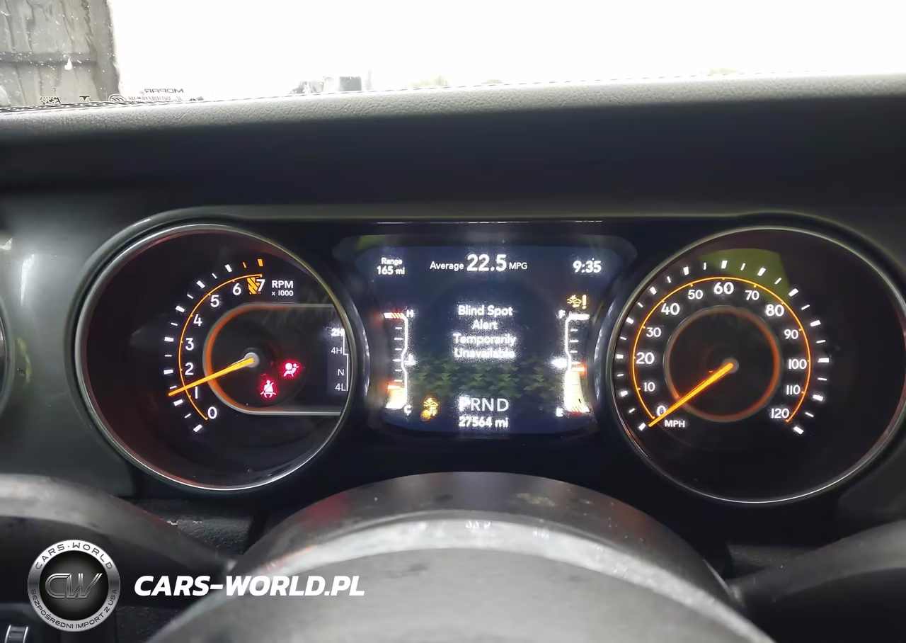 2019 Jeep Wrangler Unlimited Sahara 4X4 VIN:1C4HJXEG7KW561875 - 7