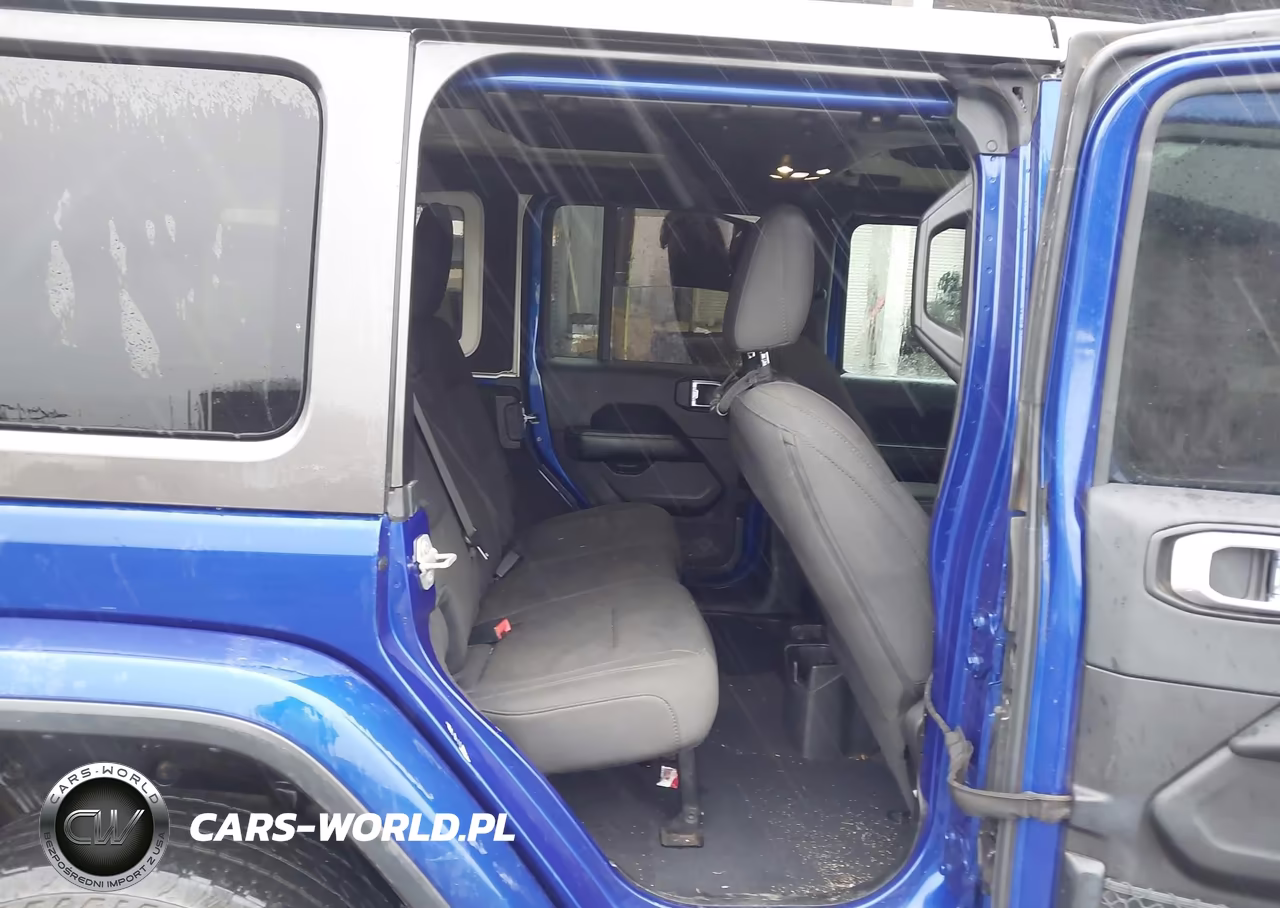 2019 Jeep Wrangler Unlimited Sahara 4X4 VIN:1C4HJXEG7KW561875 - 8
