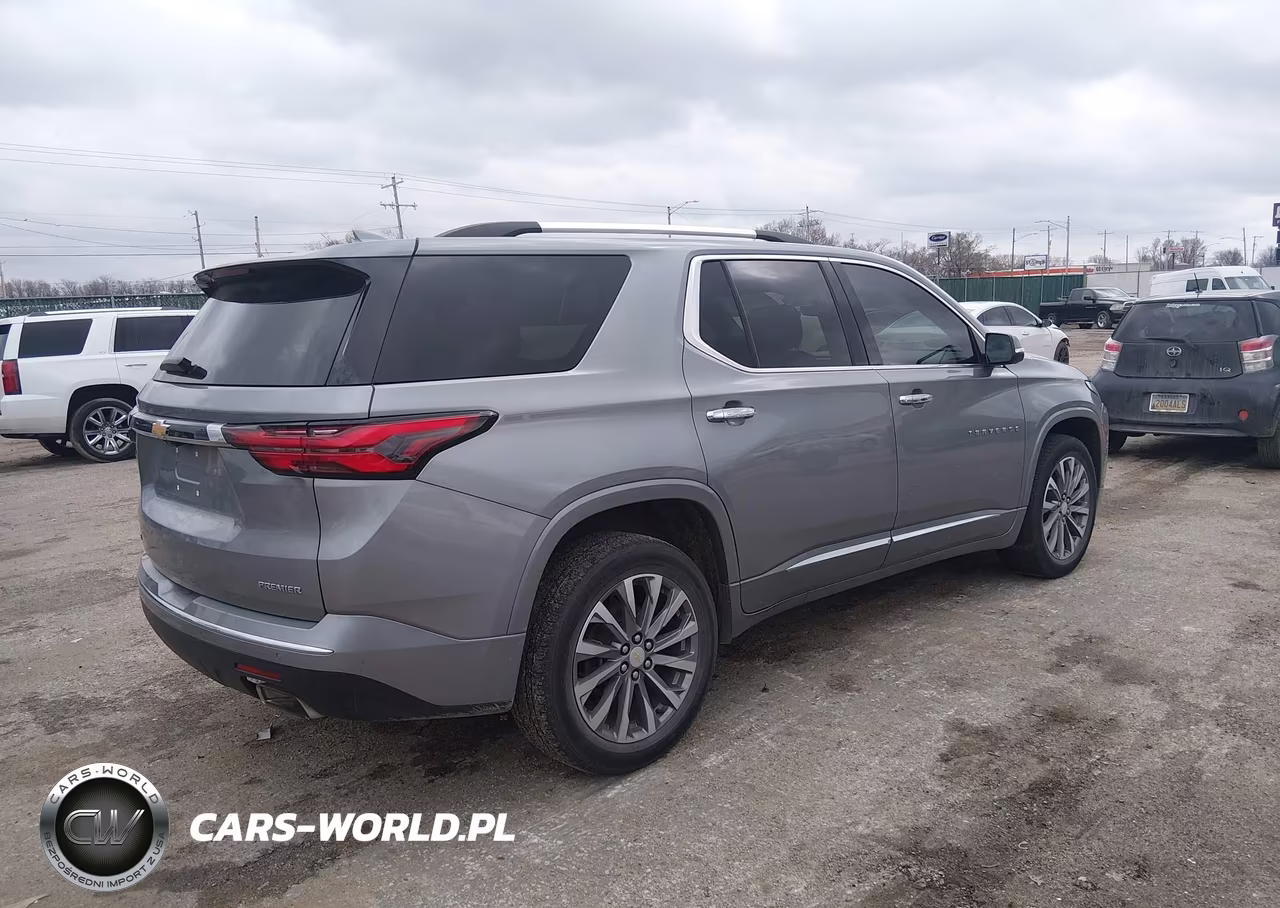 2023 Chevrolet Traverse Fwd Premier VIN:1GNERKKW7PJ127266 - 4