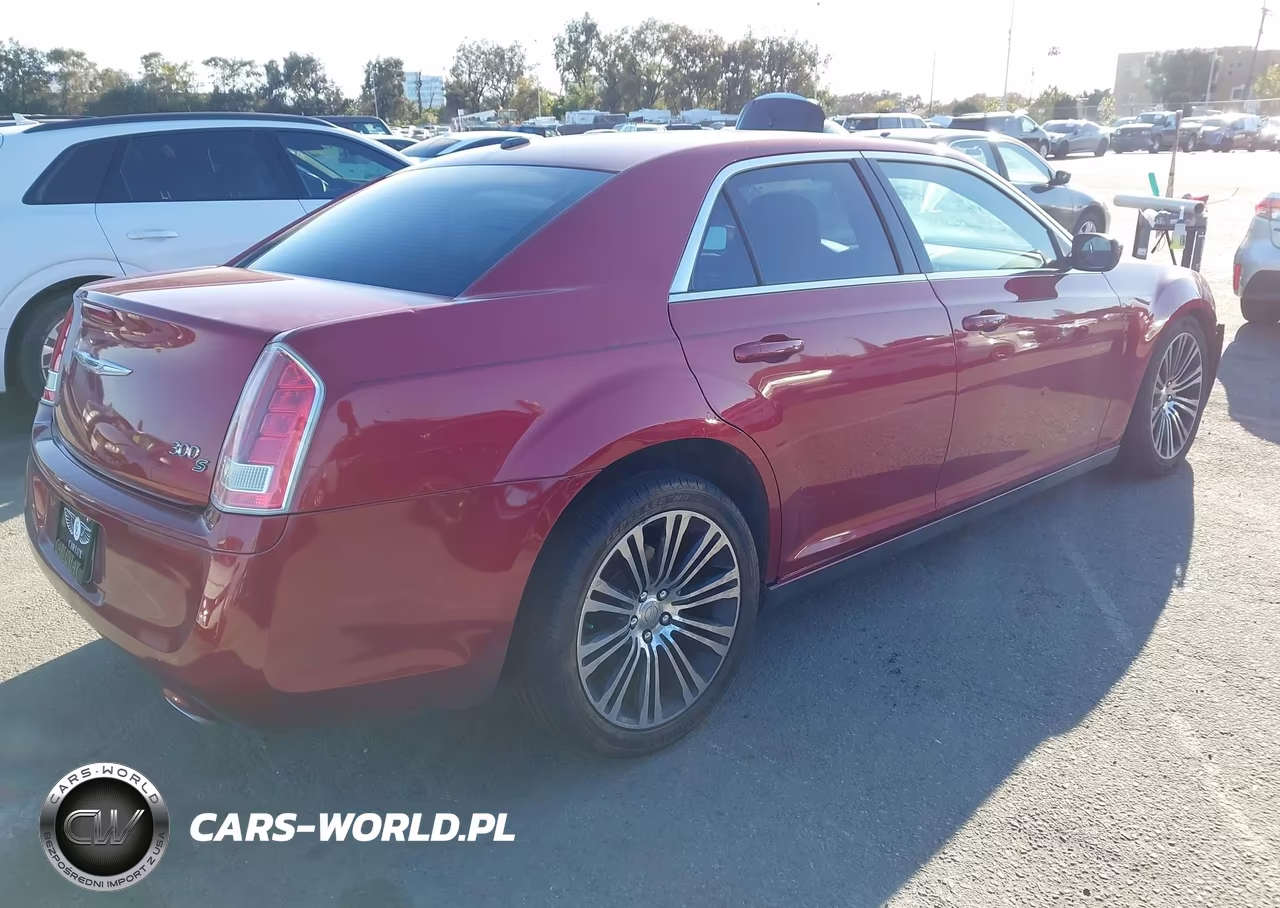2014 Chrysler 300 300S VIN:2C3CCABT1EH200300 - 4