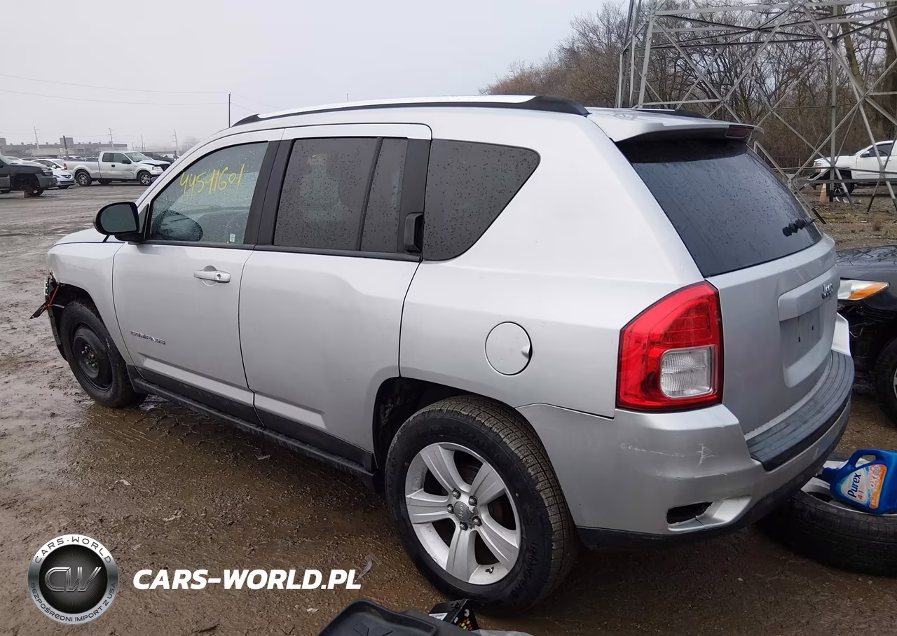 2011 Jeep Compass VIN:1J4NT1FA9BD138564 - 3