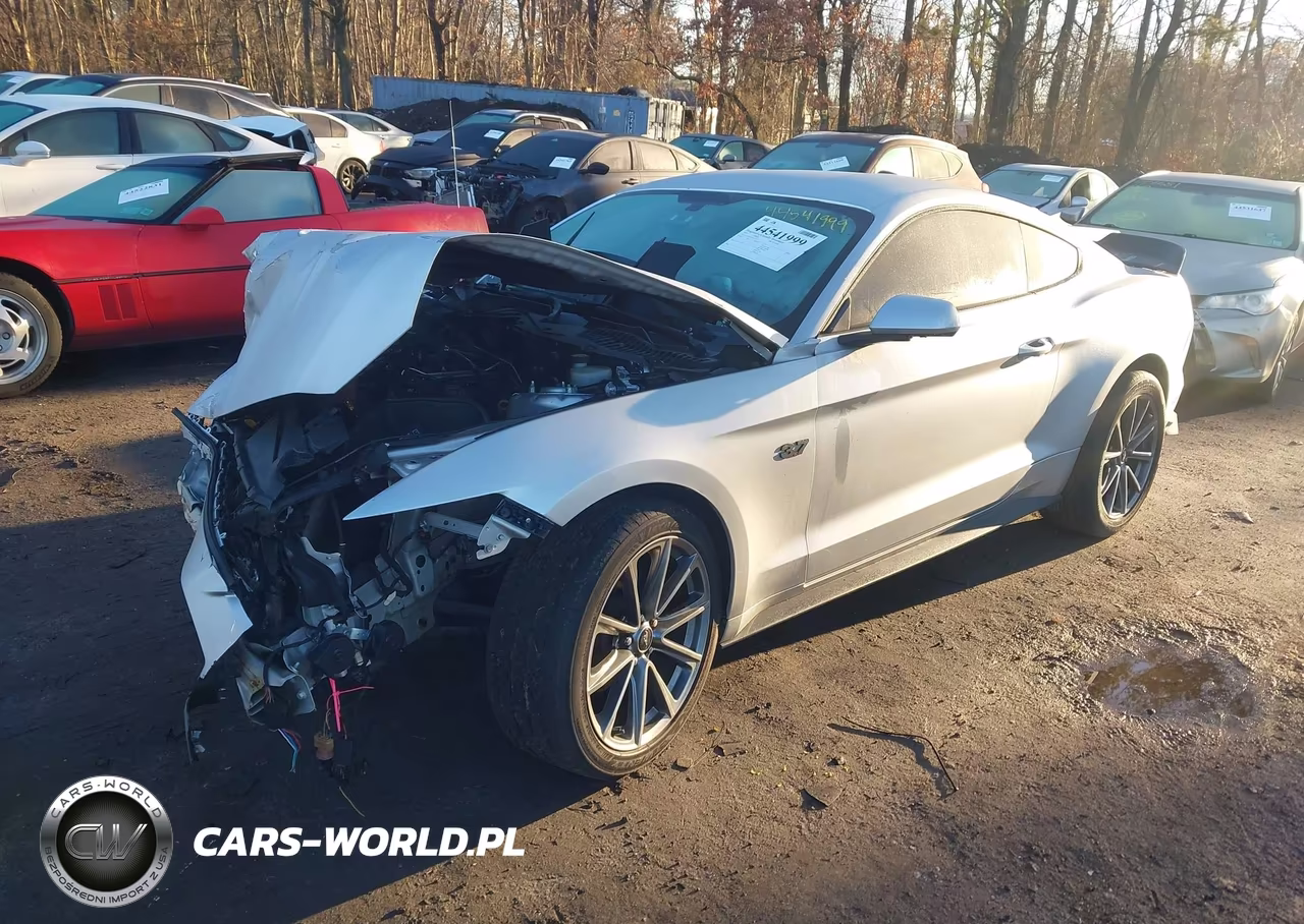 2015 Ford Mustang V6 VIN:1FA6P8AMXF5352512 - 2